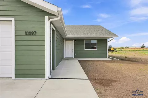 10897 Eagle Ct, Belle Fourche, SD 57717 photo 3