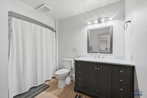 Bath - 340 Fairway Dr, Spearfish, SD 57783 photo 2 of 3