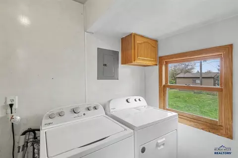 2043 10th Ave, Belle Fourche, SD 57717 photo 29