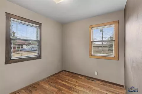 2043 10th Ave, Belle Fourche, SD 57717 photo 24