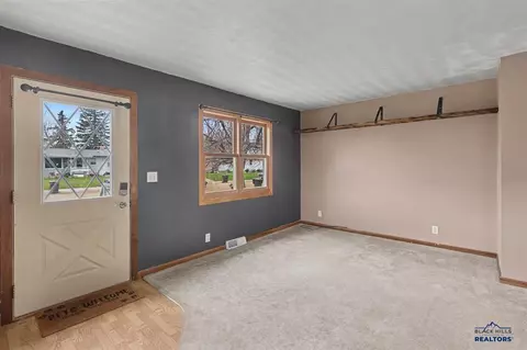 2043 10th Ave, Belle Fourche, SD 57717 photo 10