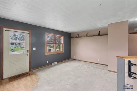 2043 10th Ave, Belle Fourche, SD 57717 photo 6