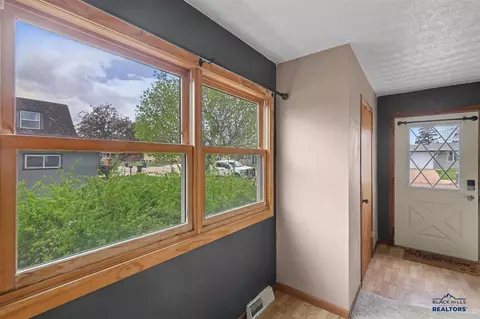 2043 10th Ave, Belle Fourche, SD 57717 photo 7