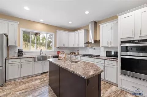 25415 Wind Song Valley Rd, Custer, SD 57730 photo 5