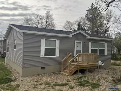 115 1st St, Newell, SD 57760