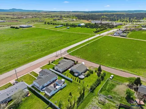 703 Ziebach St, Belle Fourche, SD 57717 photo 25