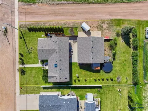 703 Ziebach St, Belle Fourche, SD 57717 photo 27