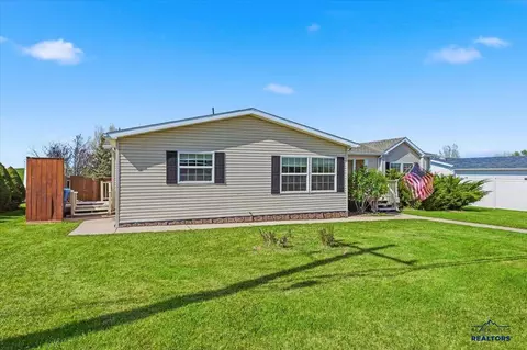 703 Ziebach St, Belle Fourche, SD 57717 photo 2