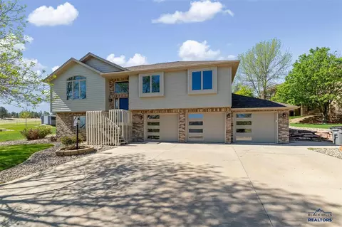 5365 Scrub Oak Cir, Rapid City, SD 57702