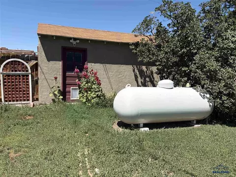 Exterior - 310 7th Ave, Edgemont, SD 57735 photo 9 of 11