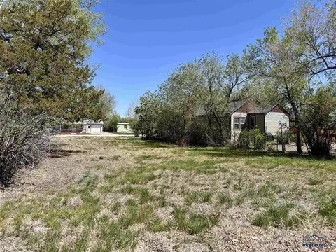 Exterior - 310 7th Ave, Edgemont, SD 57735 photo 8 of 11
