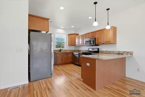 Kitchen - 2214 Split Rock Dr, Sturgis, SD 57785 photo 2 of 4