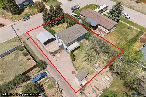 255 N 22nd St, Hot Springs, SD 57747
