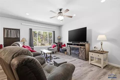 25584 Highway 16385, Custer, SD 57730 photo 16