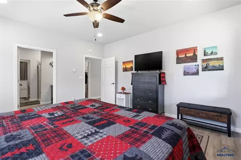 25584 Highway 16385, Custer, SD 57730 photo 27