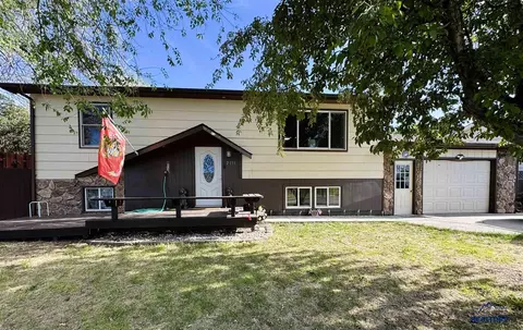 2111 Baltimore Ave, Hot Springs, SD 57747