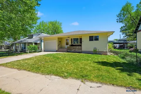 1414 Pine St, Sturgis, SD 57785
