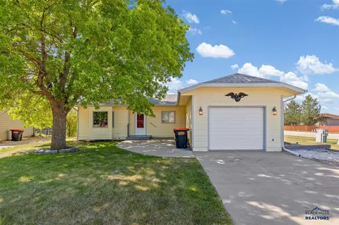 5505 N Pitch Ct, Rapid City, SD 57703