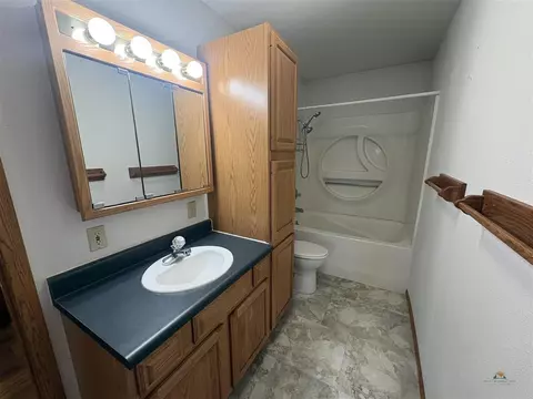 Bath - 293 Rd Ave #27268 297TH AVENUE, Winner, SD 57580 photo 2 of 3
