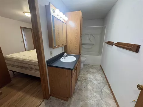 Bath - 293 Rd Ave #27268 297TH AVENUE, Winner, SD 57580 photo 1 of 3