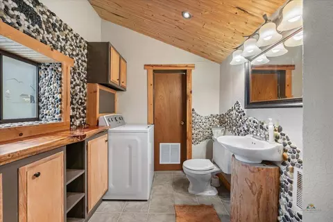 Bath - 507 Gold St, Lead, SD 57754 photo 1 of 6