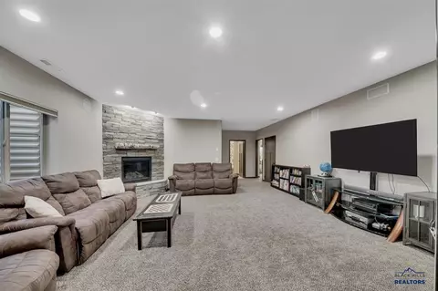 5804 Harper Ct, Rapid City, SD 57702 photo 18