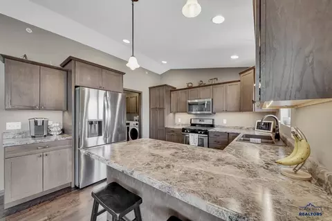 5804 Harper Ct, Rapid City, SD 57702 photo 7