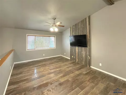706 Taylor Ct, Belle Fourche, SD 57717 photo 5