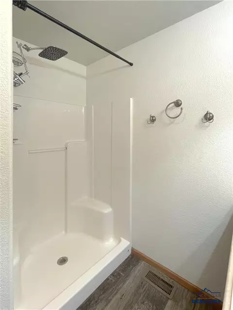 706 Taylor Ct, Belle Fourche, SD 57717 photo 12