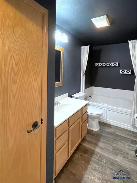 706 Taylor Ct, Belle Fourche, SD 57717 photo 16