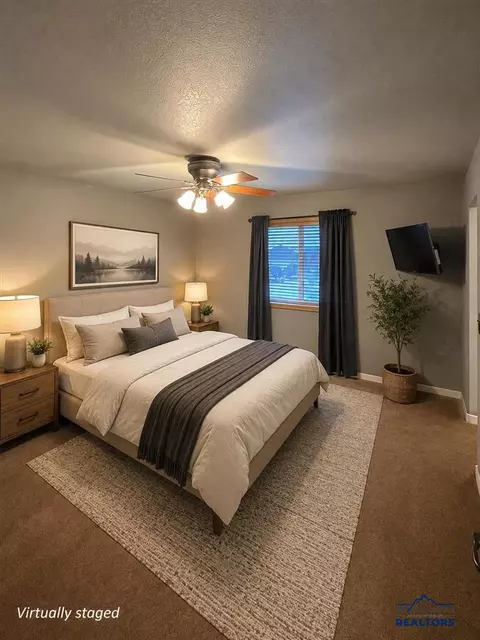 706 Taylor Ct, Belle Fourche, SD 57717 photo 10