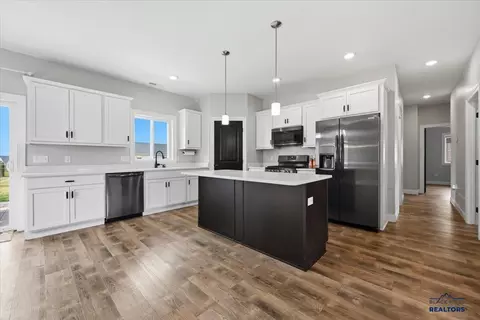 1724 Russell St, Spearfish, SD 57783 photo 7