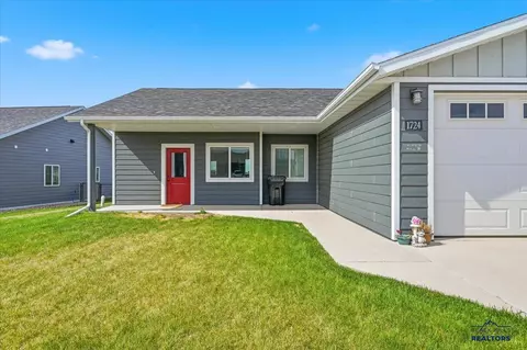 1724 Russell St, Spearfish, SD 57783 photo 3