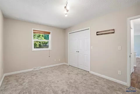 713 E Grant St, Spearfish, SD 57783 photo 17