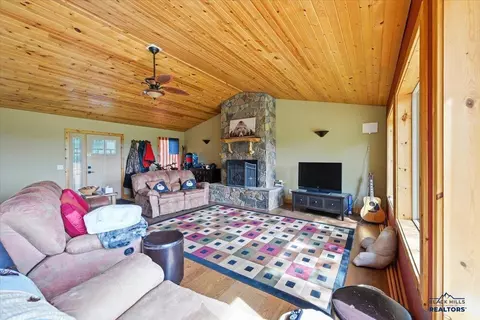 Living - 11025 Eagle Trl, Lead, SD 57754 photo 2 of 5
