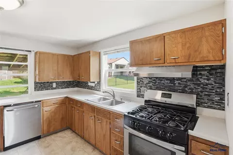 Kitchen - 822 N 10th St, Spearfish, SD 57783 photo 2 of 2
