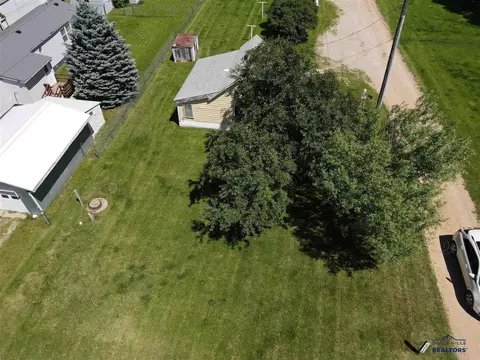 1214 Pine St, Whitewood, SD 57793 photo 3