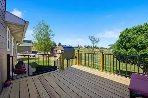 1323 Dacar St, Belle Fourche, SD 57717 photo 8