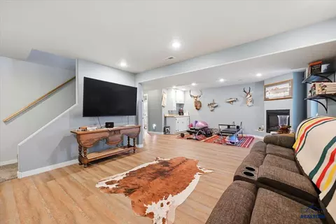 1323 Dacar St, Belle Fourche, SD 57717 photo 20