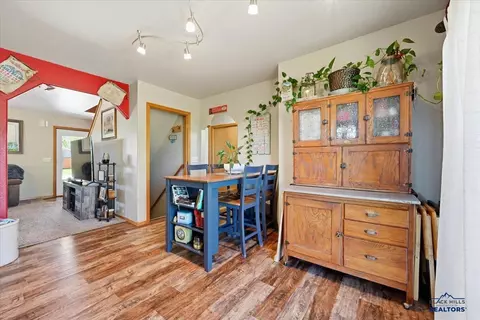 1323 Dacar St, Belle Fourche, SD 57717 photo 6