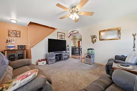 1323 Dacar St, Belle Fourche, SD 57717 photo 5