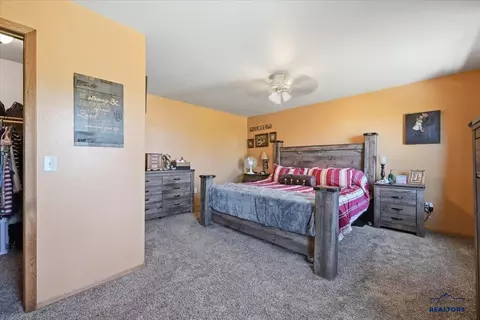 1323 Dacar St, Belle Fourche, SD 57717 photo 11