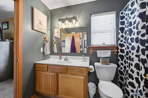 1323 Dacar St, Belle Fourche, SD 57717 photo 13