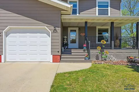 1323 Dacar St, Belle Fourche, SD 57717 photo 3