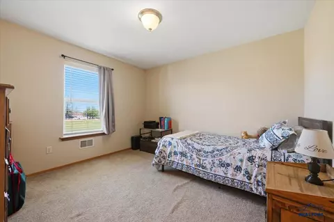 1323 Dacar St, Belle Fourche, SD 57717 photo 17