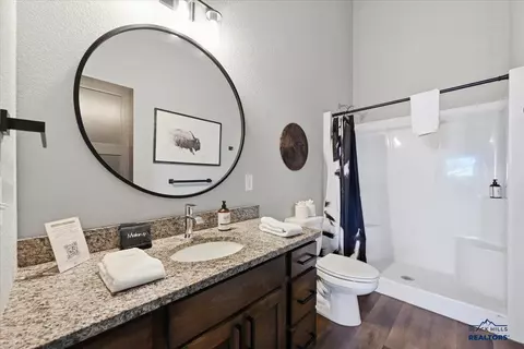 Bath - 20825 Bellefish Rd, Lead, SD 57754 photo 2 of 2