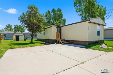 1317 Spearfish Mountain Ln, Spearfish, SD 57783