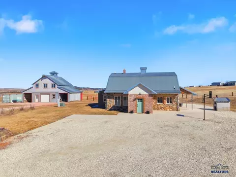 19746 Hunter Rd, Spearfish, SD 57783 photo 2