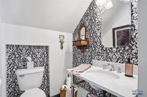 Bath - 152 Charles St, Deadwood, SD 57732 photo 1 of 4
