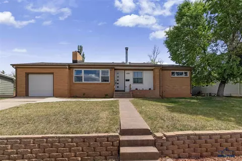 2028 Stirling St, Rapid City, SD 57702